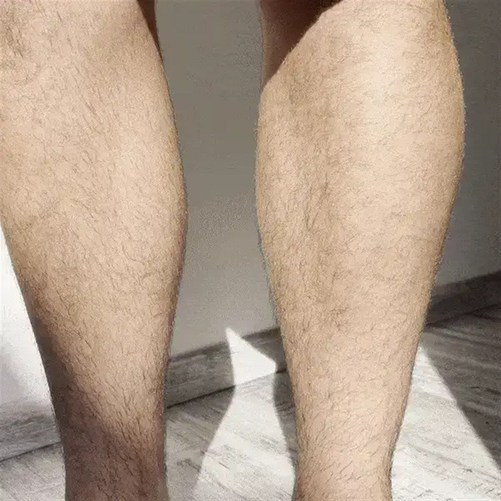 Piernas con vello antes de la crema
