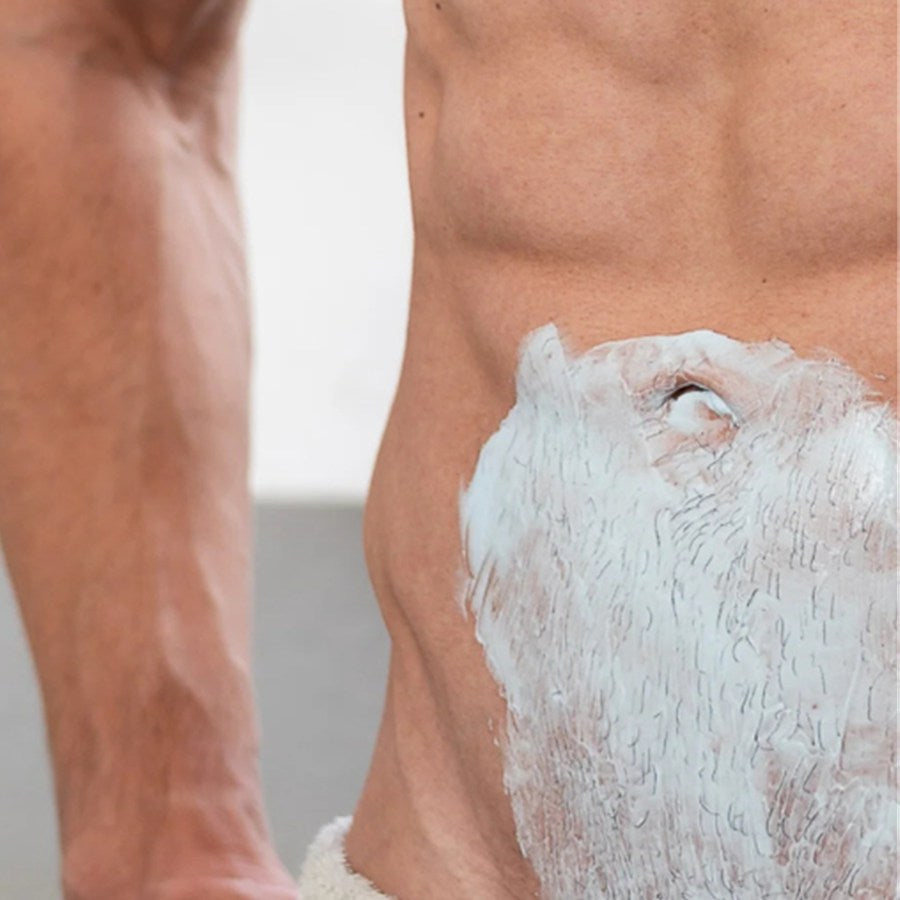 Crema aplicada en el abdomen