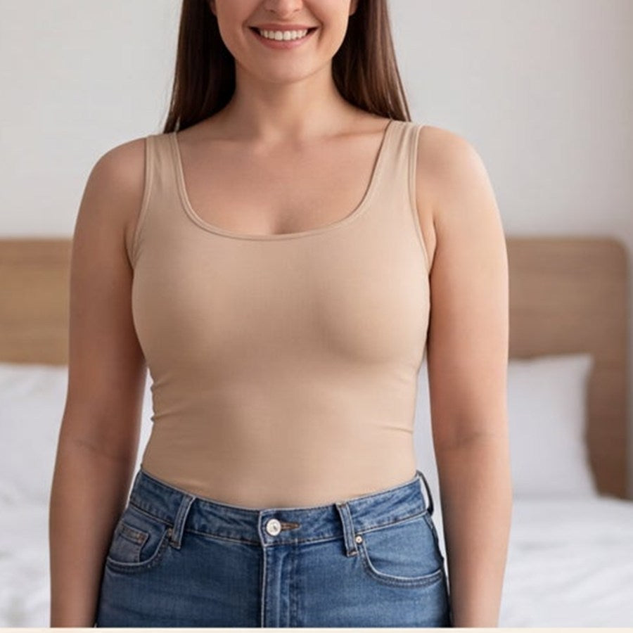 La ropa cae lisa con la panty faja